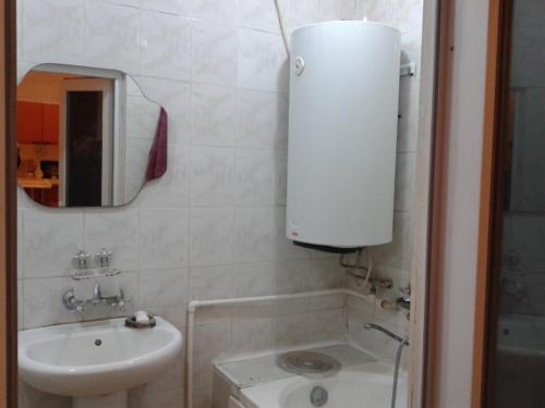 Ένα μπάνιο στο Apartment Niyazi 5