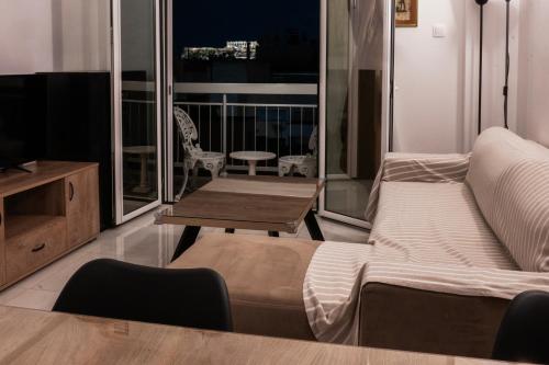 Acropolis View Top & Private-Modern Residence 150m to Metropolitan Metro Hub