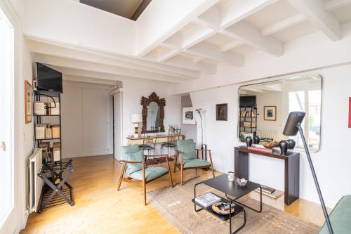 Les Savournins Paris - St-Honore - Appart Privé
