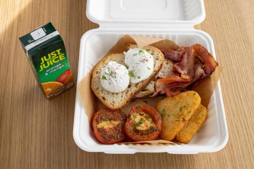 Quest 256 Lambton — Breakfast