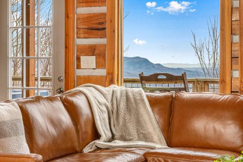 Incredible Views | Hot Tub | Close to Everything! photo 18