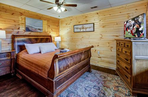 Incredible Views | Hot Tub | Close to Everything! photo 36