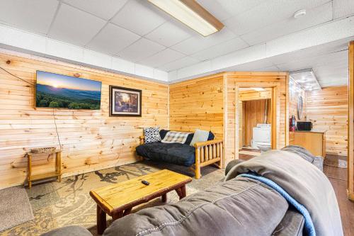 Incredible Views | Hot Tub | Close to Everything! photo 37
