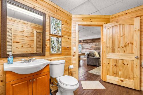 Incredible Views | Hot Tub | Close to Everything! photo 42