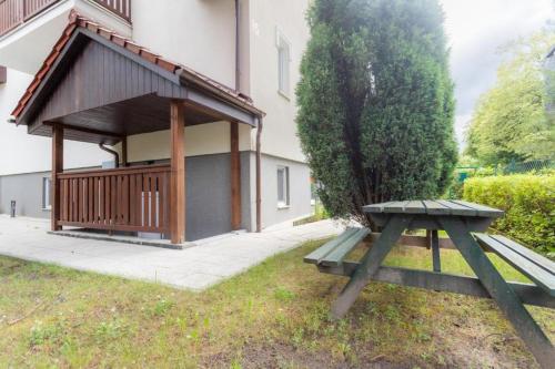 Cozy Stay Victus Sopot Walk to the Pier by Noclegi Renters