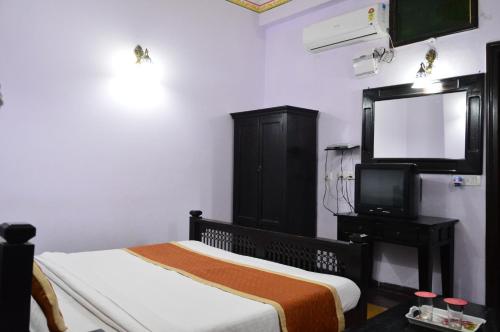 Televisyen dan/atau pusat hiburan di Hotel Amer View