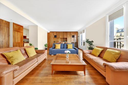 Quartier Arc de Triomphe 2 Bedroom Apartment with Netflix