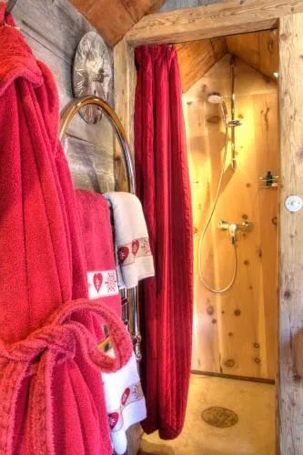 Hôtel Les Chalets de Philippe avec Jacuzzis Privatifs photo 69