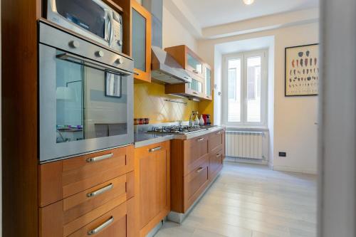 Borgo Vittorio Grand Suite between light and art