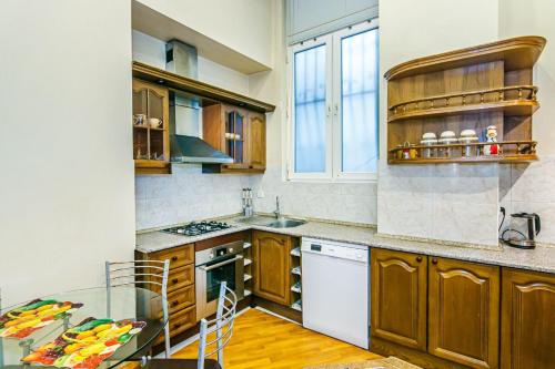 O bucătărie sau chicinetă la ROVE Home
