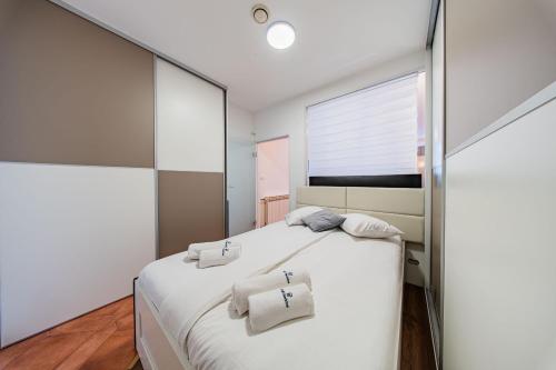 Zagreb 261 - 1 Bedroom - New - Apartment - Flexible Keybox Entry - Modern - Monthly Rent - WiFi
