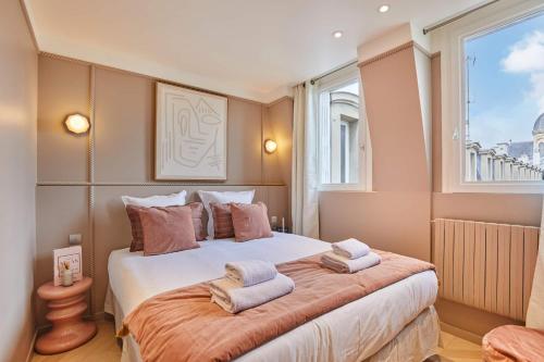 Suite with terrace & AC Paris Heart of the Marais