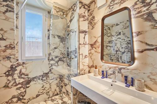 Suite with terrace & AC Paris Heart of the Marais