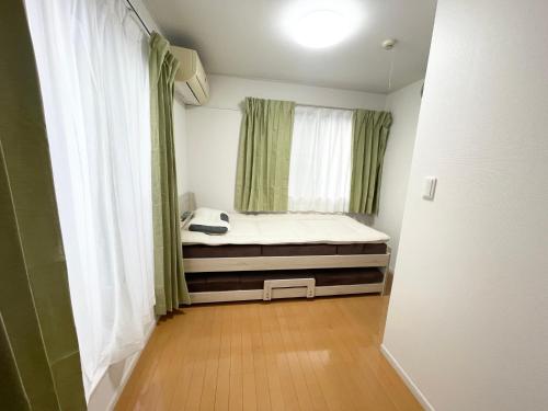 Prime Shinjuku - 12min to Kabukicho - Quiet Park Area - Entire House - 3BD 6Beds - 70 sqm 750 sqft