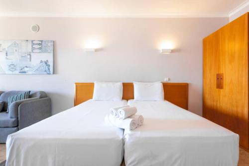 #198 Praia Mar Apartment Pool & Location