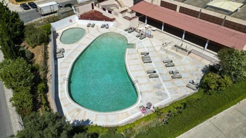 #198 Praia Mar Apartment Pool & Location
