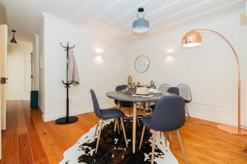 Stylish 2BD Apartment in Chiado