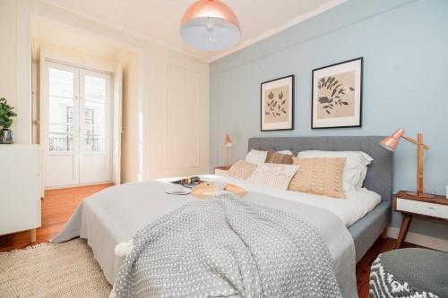 Stylish 2BD Apartment in Chiado