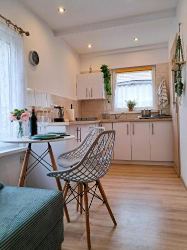 Domki Przyjezierze u Kasi - Blisko Plaży i Lasu