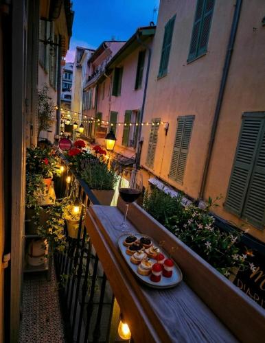 Stylish & Cozy Studio in the Heart of Old Antibes