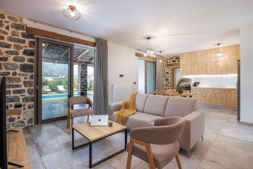 Kozilis Villas, By IdealStay Experience