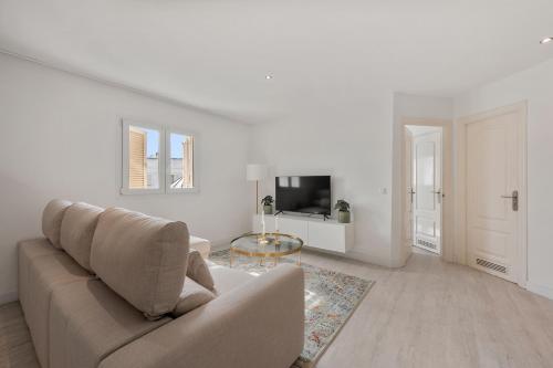 Lovely 1 BDRM Rental Unit w/ Pool in Puerto Banús