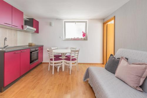 Apartments Podgora