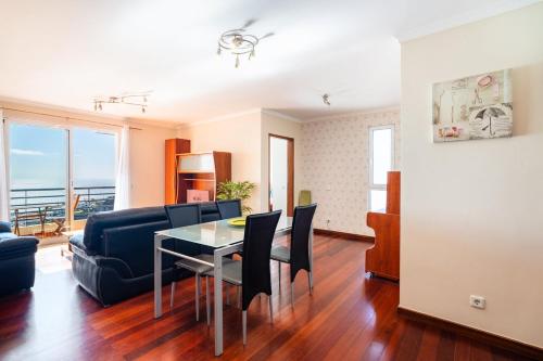 GuestReady - Caniço Retreat with Balcony