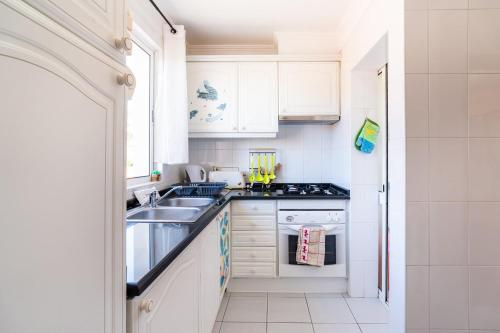 GuestReady - Caniço Retreat with Balcony