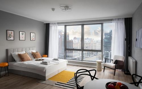Foto ProperUNIT City Center Best View Apartment with AC 2