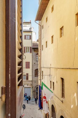 Elegant, steps from Piazza della Signoria Florence