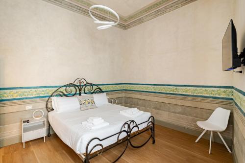 Elegant, steps from Piazza della Signoria Florence