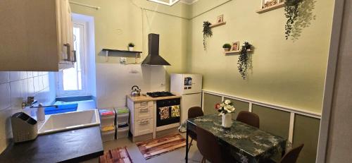Trastevere Rome's heart charming & cozy apartment 4