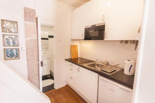 Bairro Alto Living 2BDR Duplex by LovelyStay