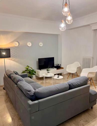 Spacious 2BR Apartment with Balcony near Metro Thessaloniki