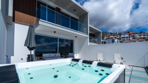 Daysy House by LovelyStay - Oceanview Jacuzzi
