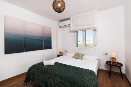 Sunny apartment next to the Beach ZE1