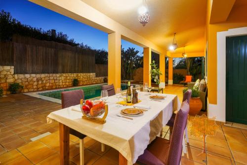"Orange Tree Villa in Alvor - South - facing Family Villa with Private Poll"