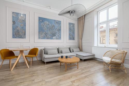 Arch Design Apartment Bielsko Biała by Solarento