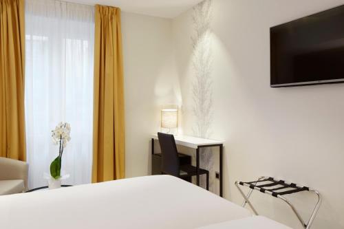 Televisyen dan/atau pusat hiburan di HOTEL ARRiZUL CONGRESS