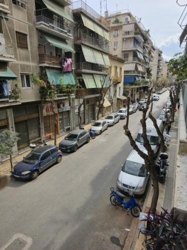 Central Athens Home by Rod, 2BR for 5, Near 2 Metro Stations