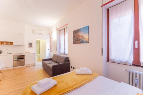 Central Milan Duomo - New Bright Apartment