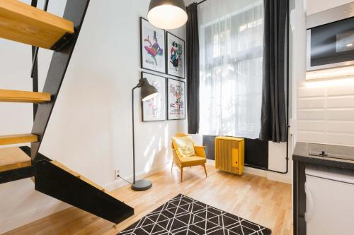 Super Location - Comfy Studio