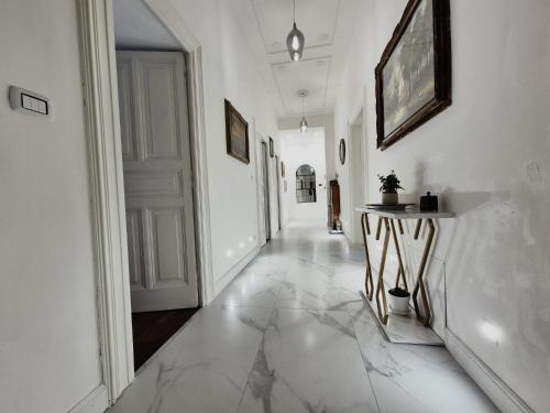 Colosseum Apartment, 3 bedrooms, 3 baths, large living room with a sofa bed, the apartment can accommodate 8 people