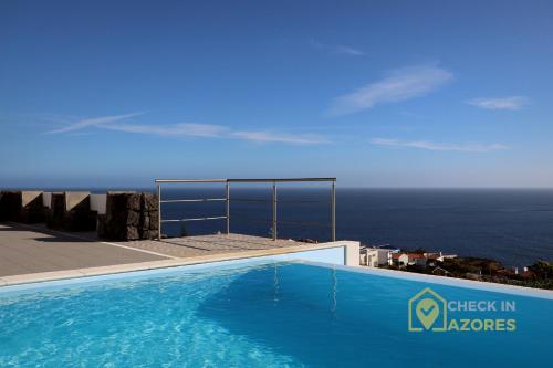 Casa na Serretinha com piscina e vista para Ilhéus