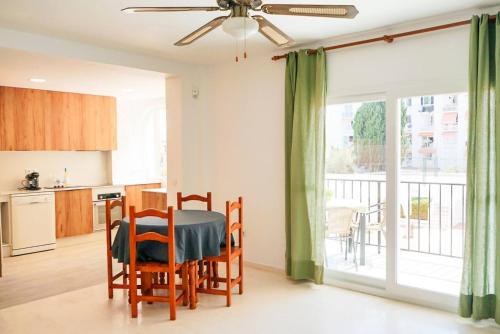 Sunny 2 bedroom with Sea views and terrace