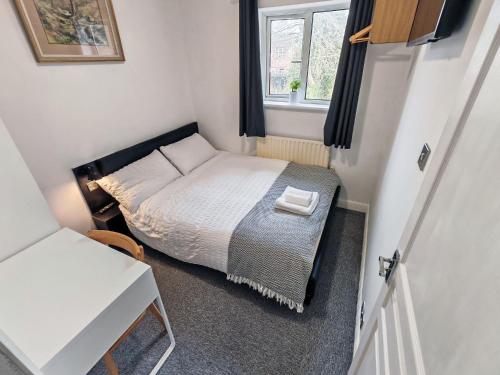 Foto Small Compact Self Contained Studio Flat 1