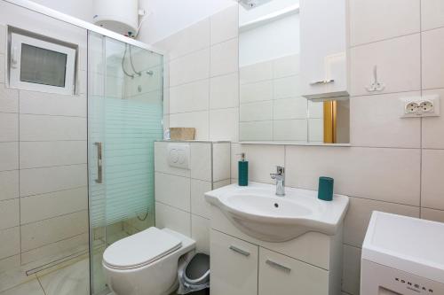 Apartments by the sea Grebastica, Sibenik - 23955