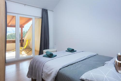 Apartments by the sea Grebastica, Sibenik - 23955