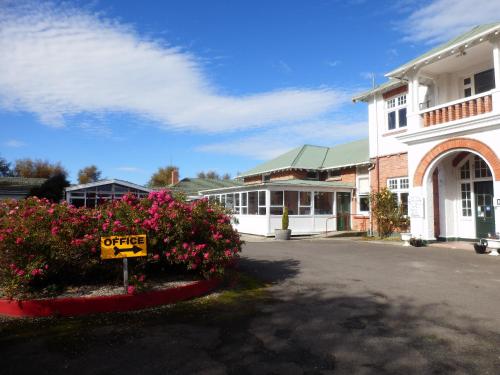 Gallery image of Thomas's Catlins Lodge and Camp Ground in Owaka